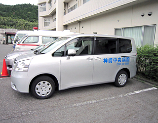 小回りの利く透析患者さん用送迎バス