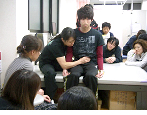 渕 雅子先生をお招きし、講義をしていただきました(2010年2月7日)